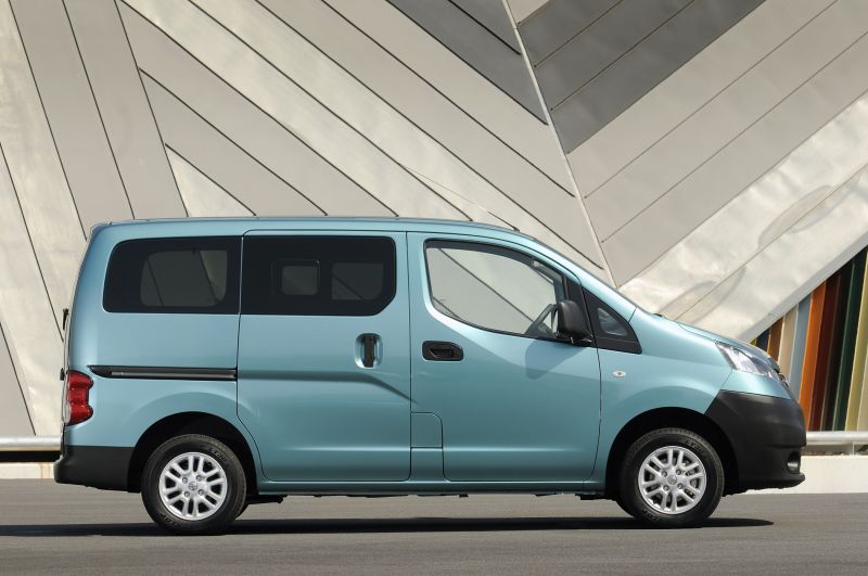 Высота nissan nv200